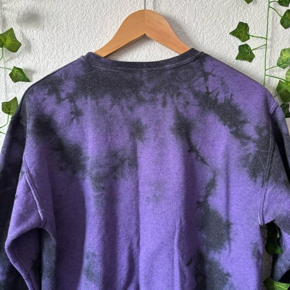 Boxlunch Women’s Scooby-Doo Purple and Black Tie-Dye Crewneck Sweatshirt Size S - Picture 6 of 8
